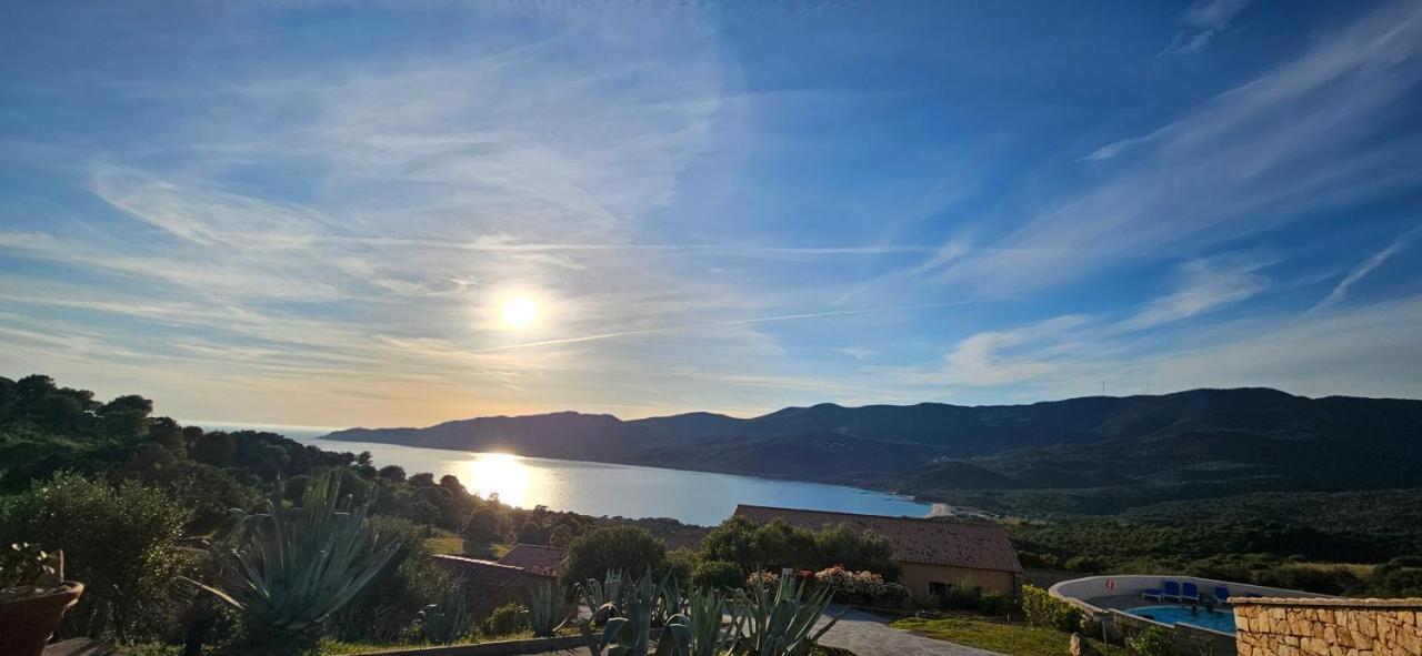 Chalereux T2 Vue Mer Et Piscine Alba Rossa Serra di Ferro Bagian luar foto